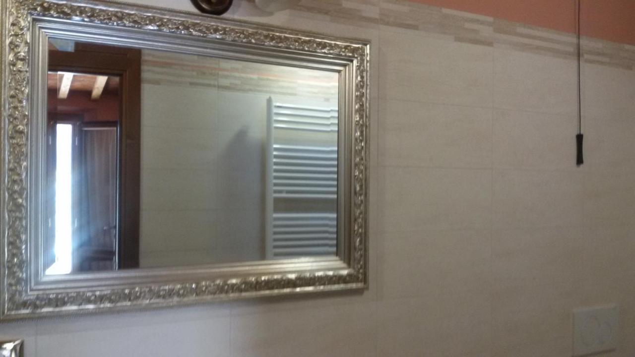 Le Camere Di Nonna Mara Монтескудайо Екстериор снимка